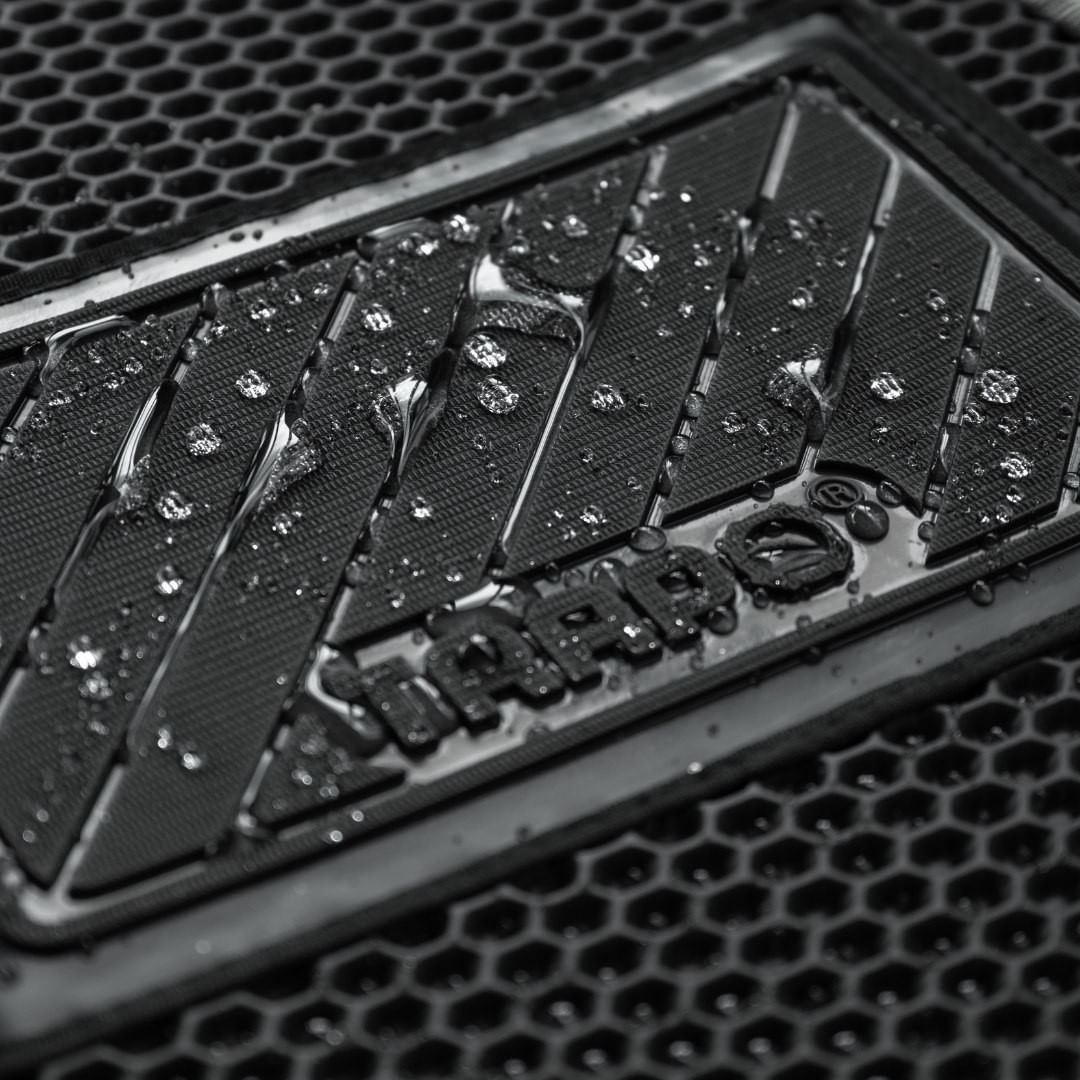 What are the pros and cons of car floor mats?